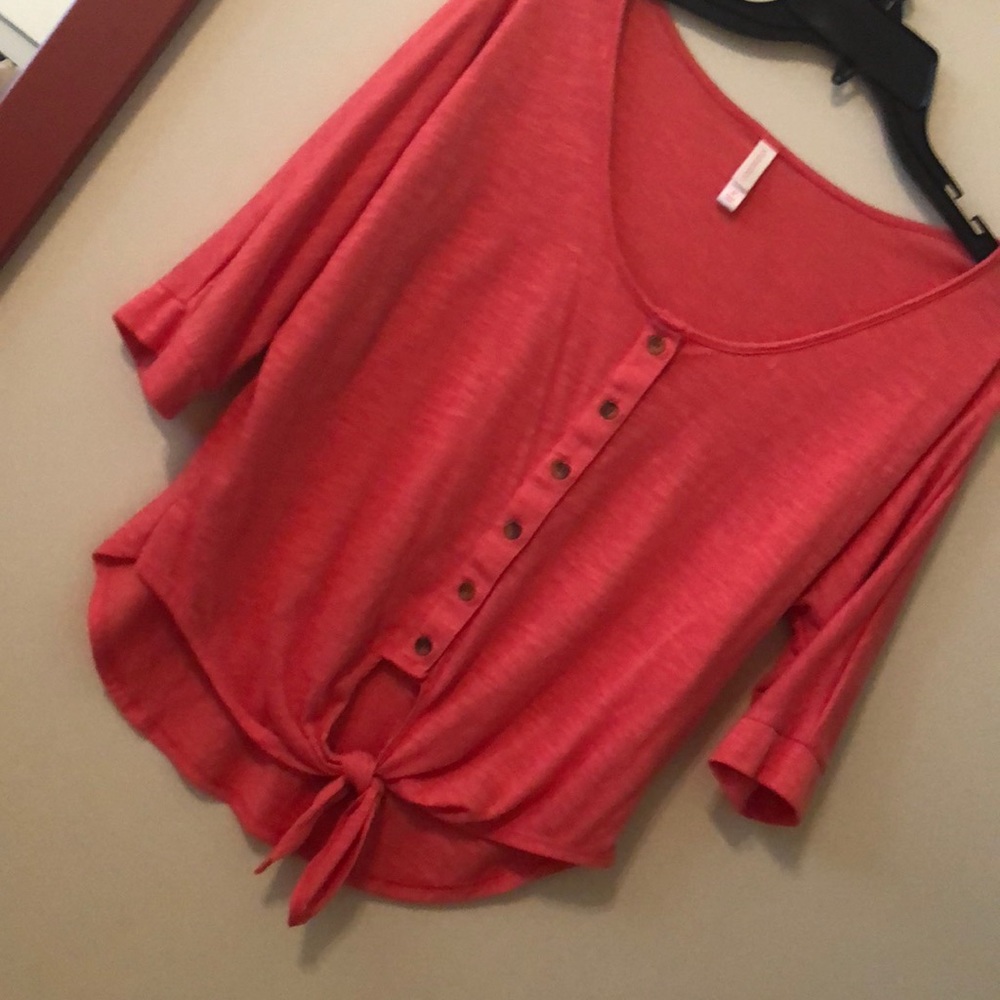 Short sleeve top small coral color